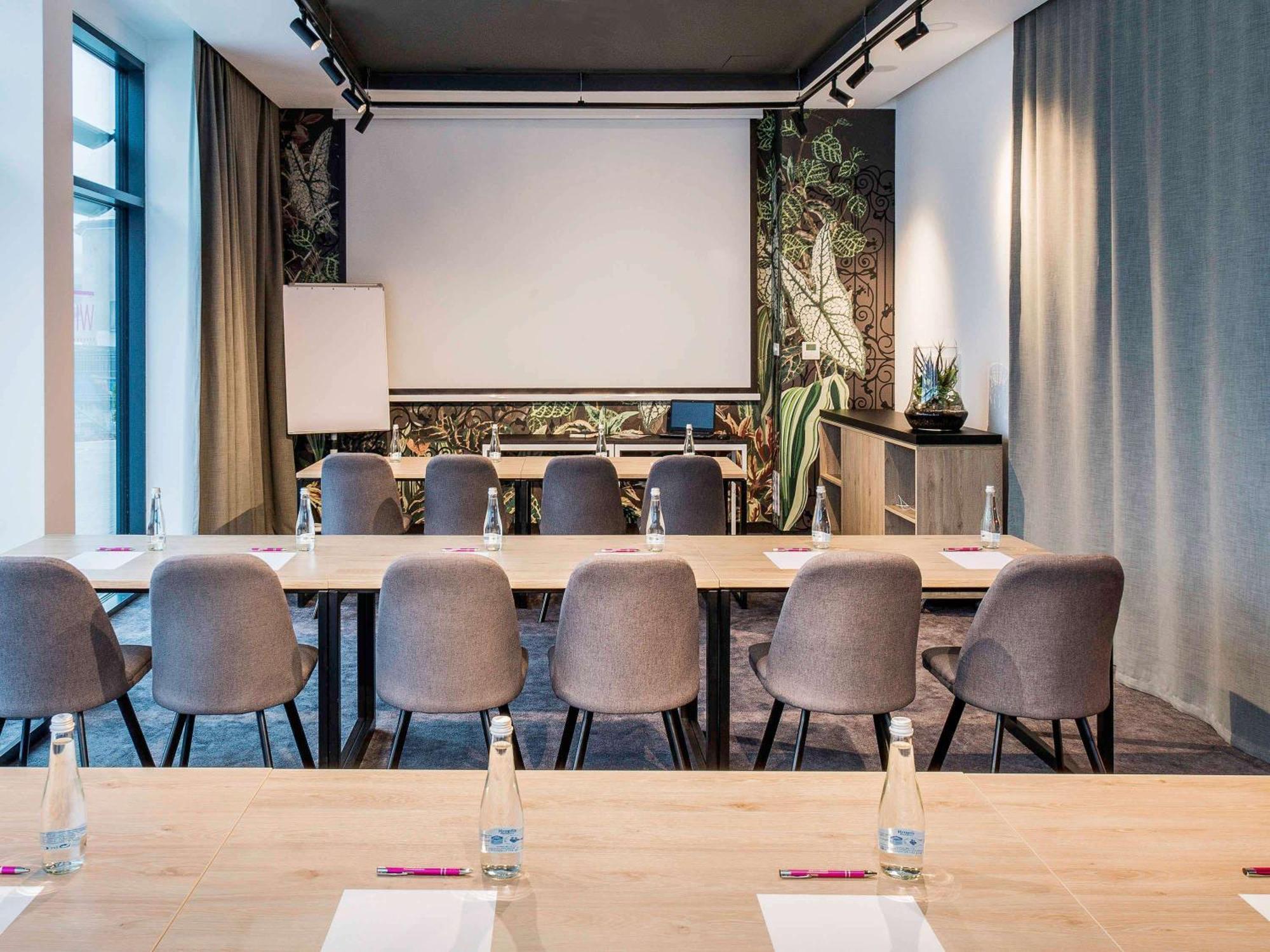 Отель Ibis Styles Krakow East Экстерьер фото