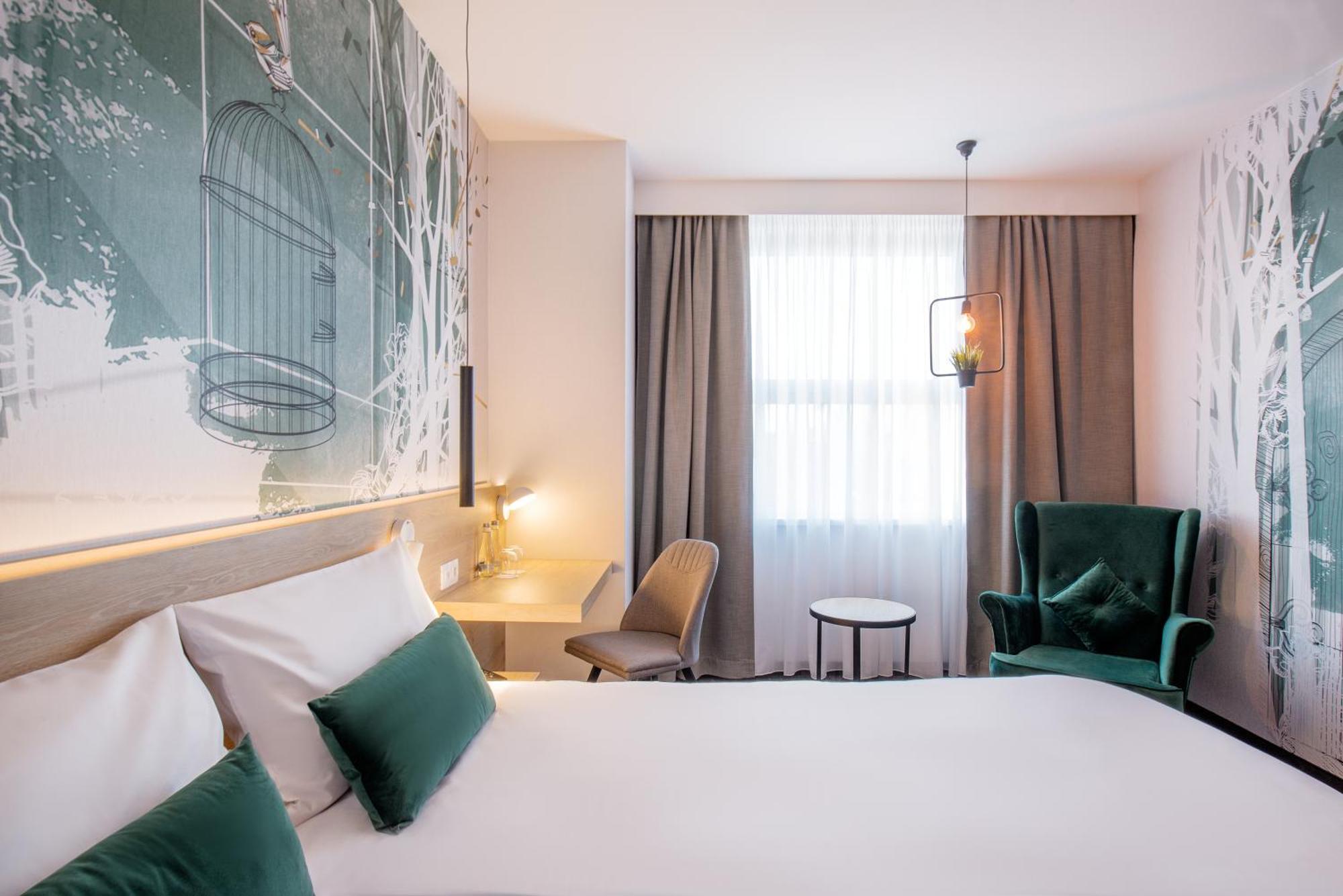 Отель Ibis Styles Krakow East Экстерьер фото
