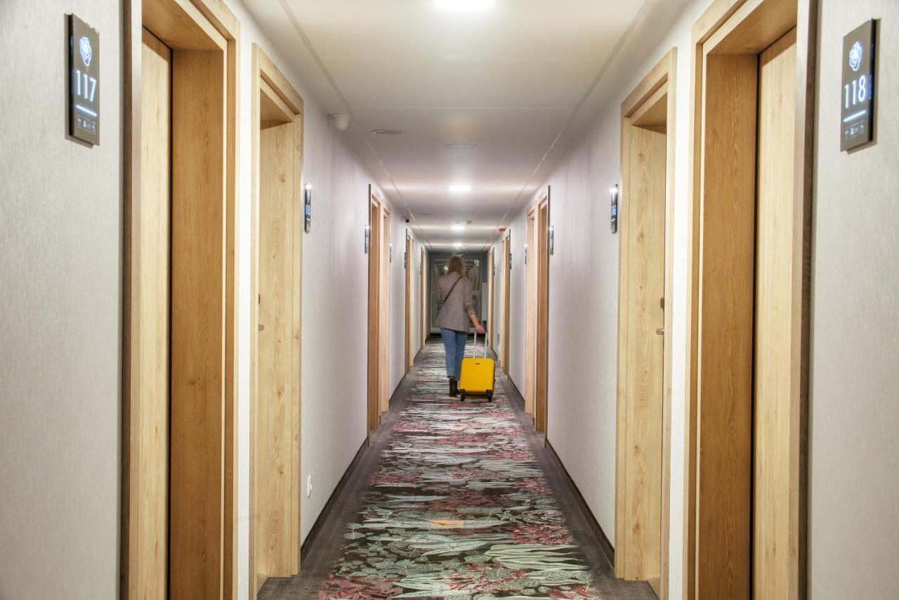 Отель Ibis Styles Krakow East Экстерьер фото